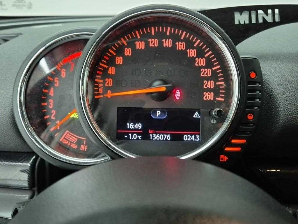 Mini Clubman - Vista 6