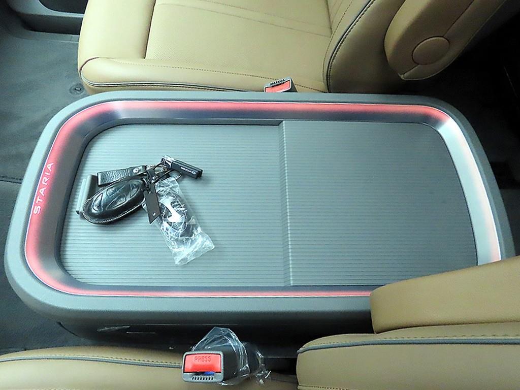 HYUNDAI Staria - Vista 11