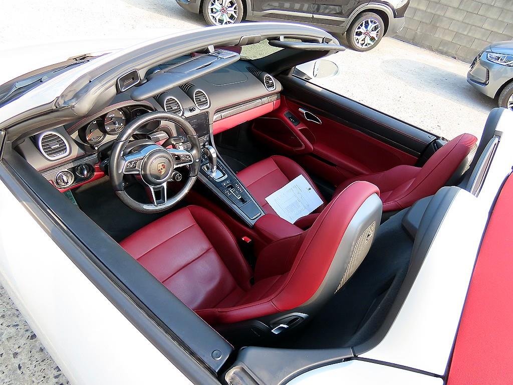 Porsche 718 - Vista 10