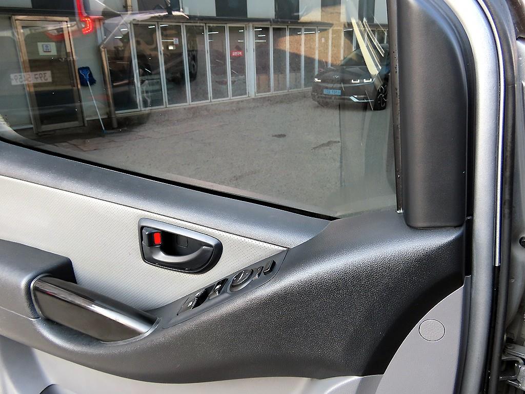 HYUNDAI Starex - Vista 11