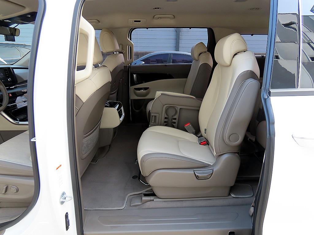 KIA Carnival - Vista 6