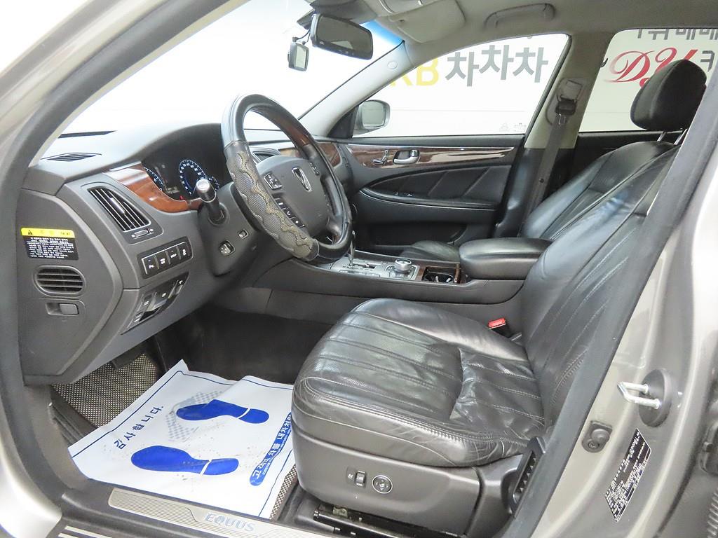 HYUNDAI Equus - Vista 5