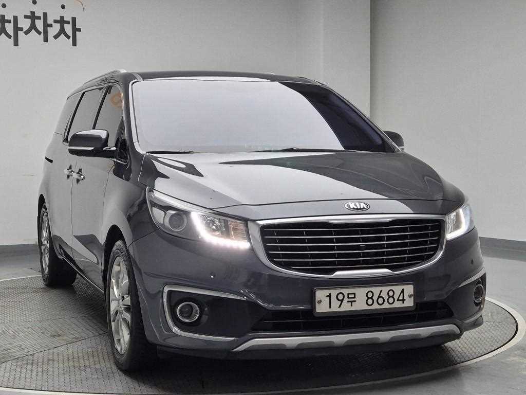 KIA Carnival - Vista 4