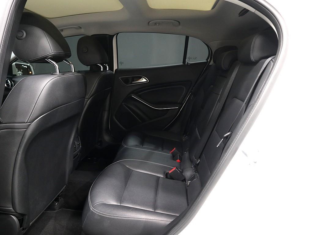 Mercedes Benz GLA Class - Vista 10