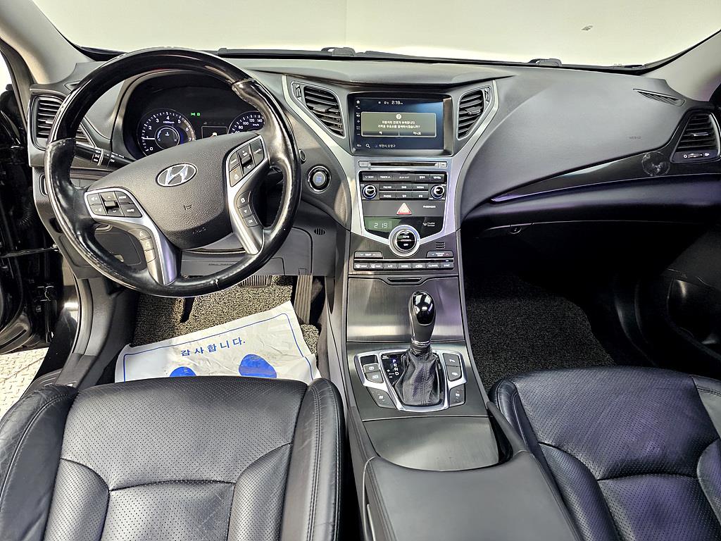 HYUNDAI Grandeur - Vista 5