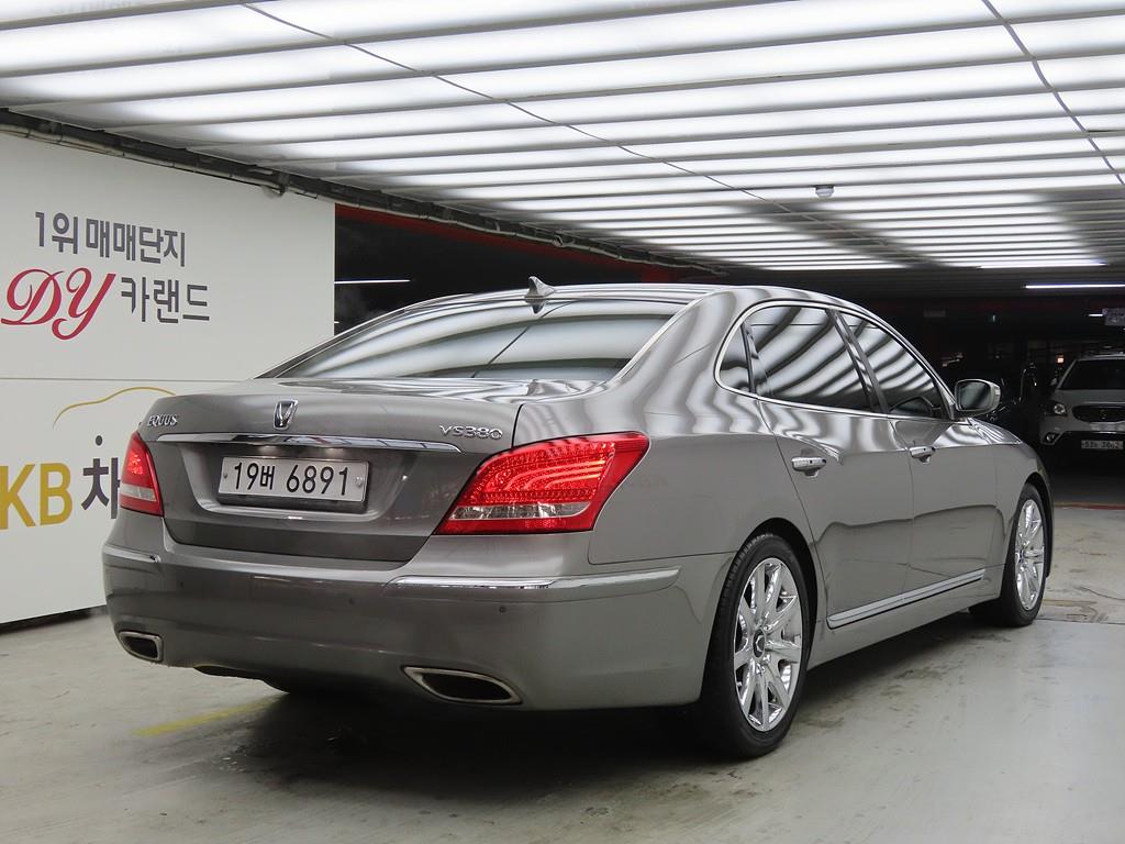 HYUNDAI Equus - Vista 4