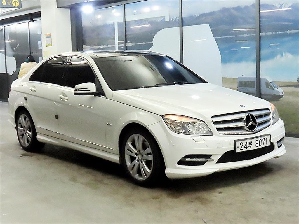 Mercedes Benz C Class 2011 Blanco - Importación desde Corea - HF Imports Iquique - Foto 1