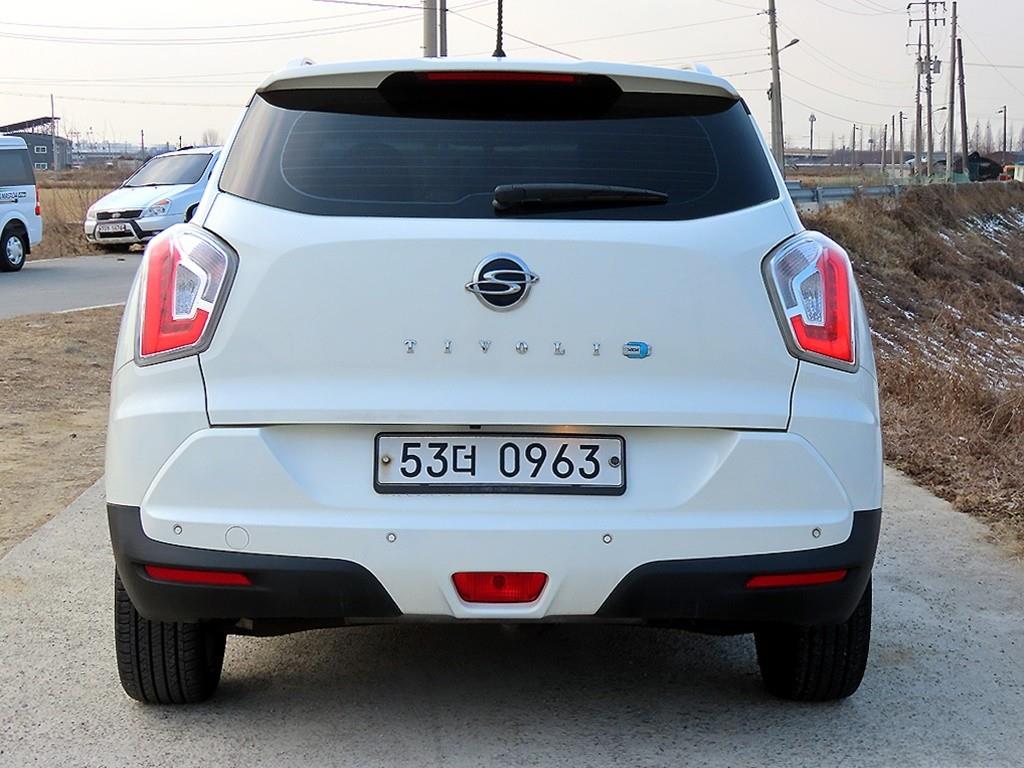 Ssangyong Tivoli - Vista 4