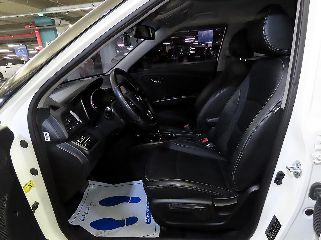 Ssangyong Tivoli - Vista 6