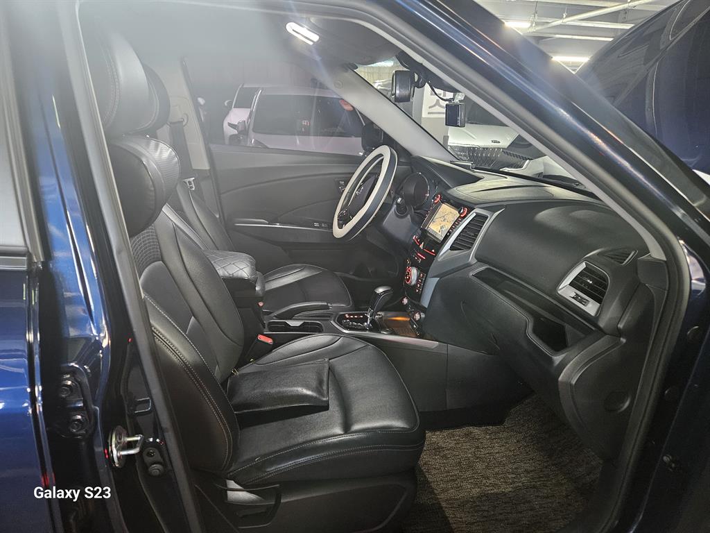 Ssangyong Tivoli - Vista 9