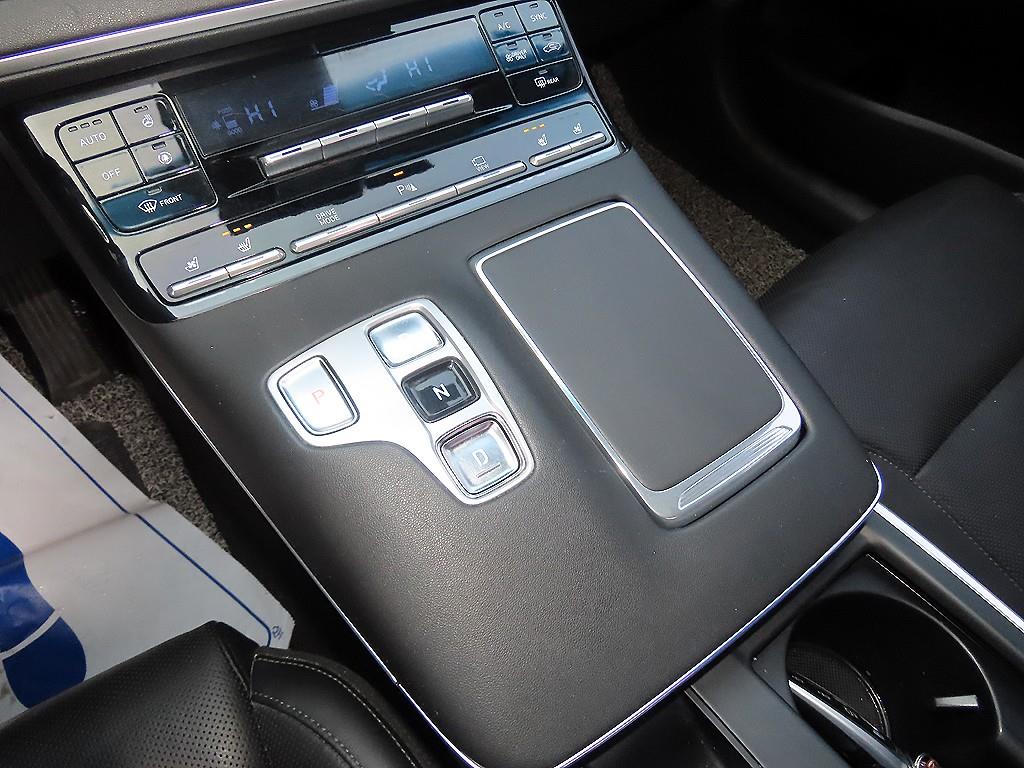 HYUNDAI Grandeur - Vista 10