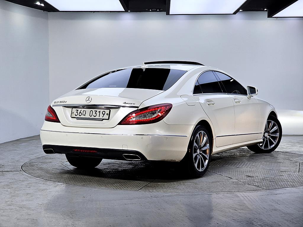 Mercedes Benz CLS Class - Vista 4
