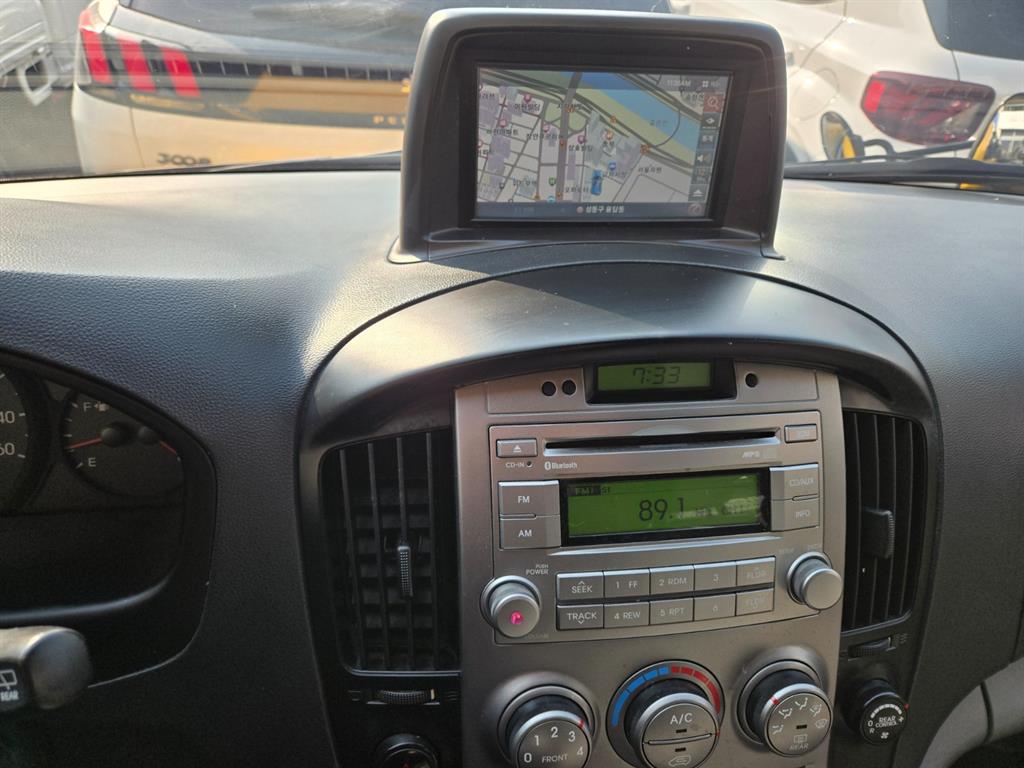 HYUNDAI Starex - Vista 9