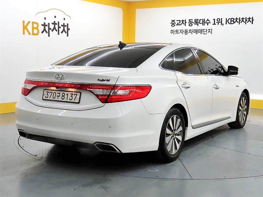 HYUNDAI Grandeur - Vista 4
