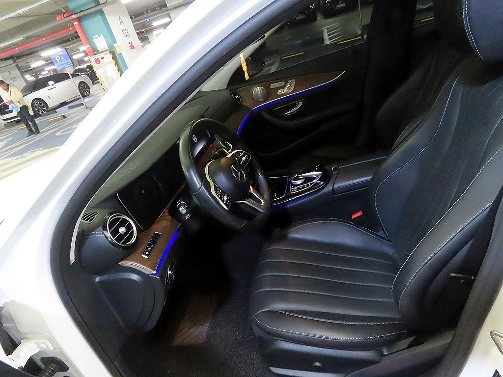 Mercedes Benz E class - Vista 6