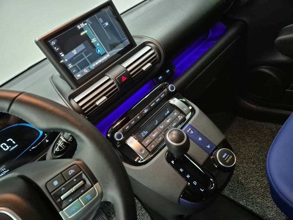 HYUNDAI Casper - Vista 10