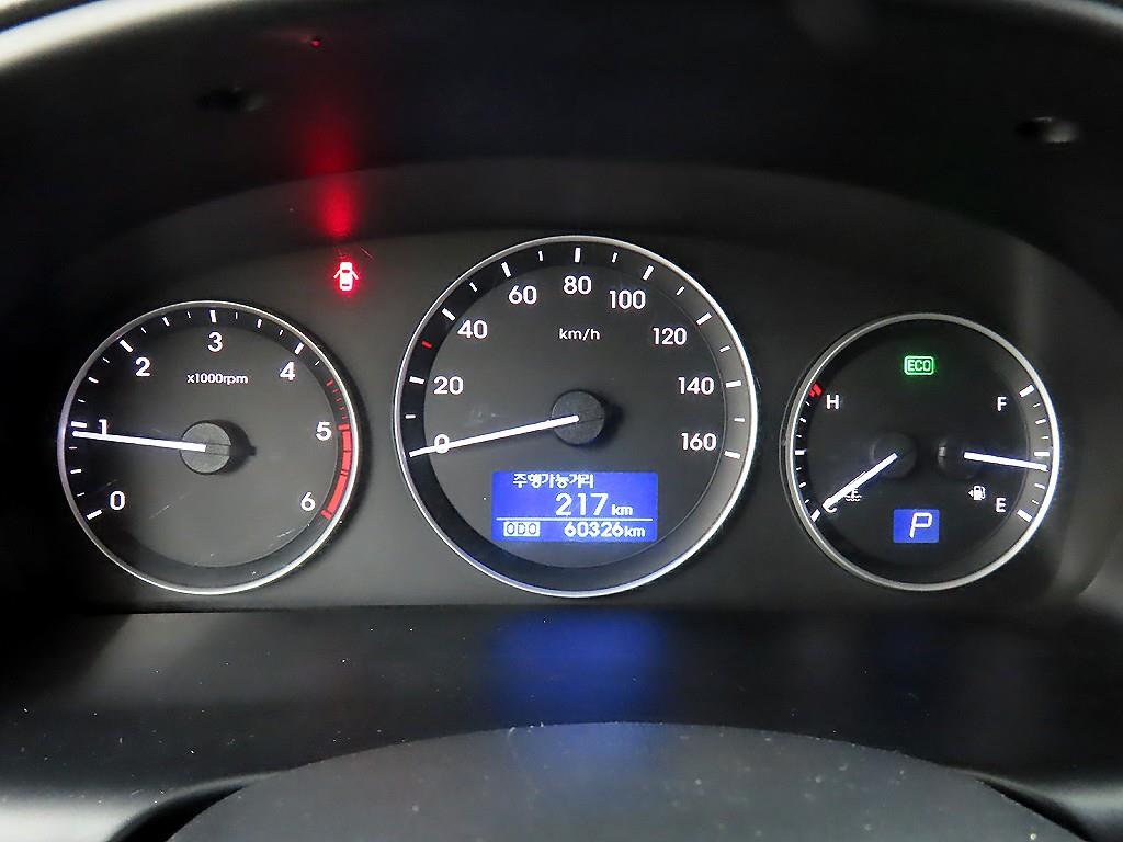 HYUNDAI Starex - Vista 8