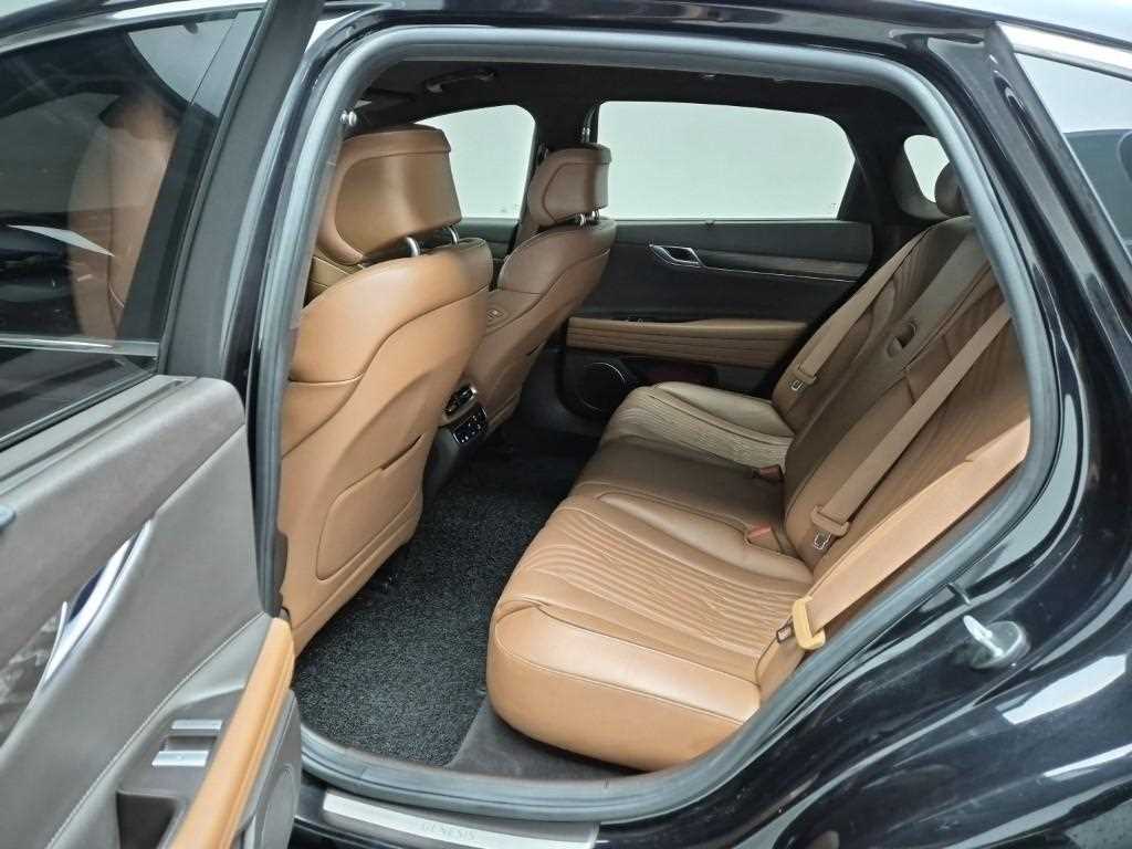 Genesis G80 - Vista 12