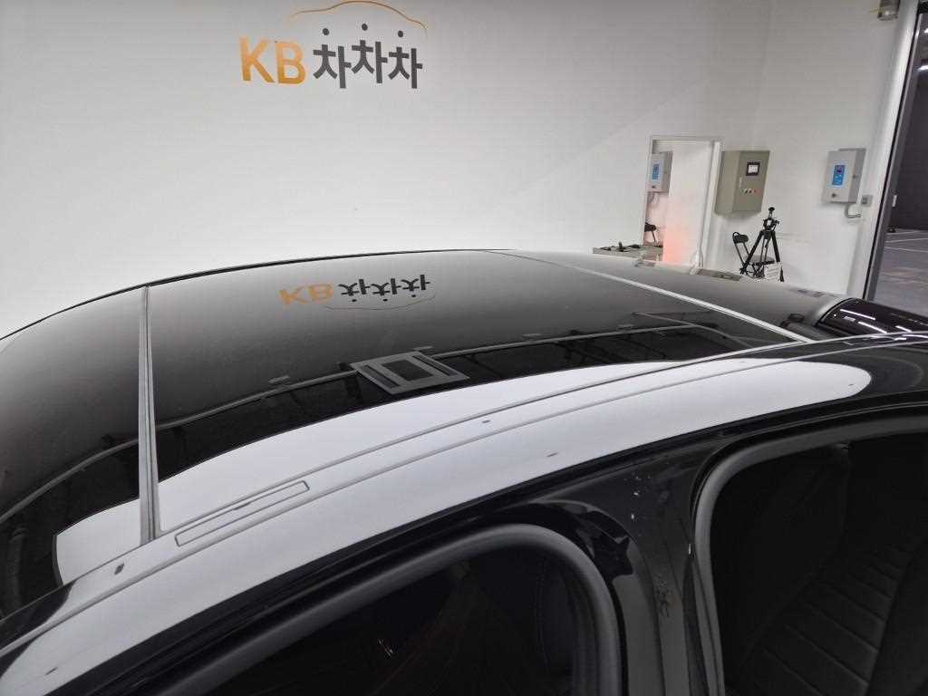 Mercedes Benz E class - Vista 12