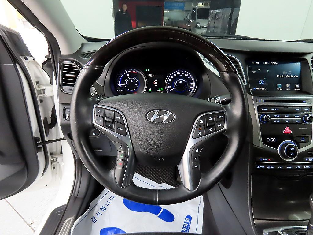 HYUNDAI Grandeur - Vista 9