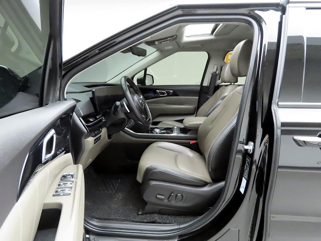 KIA Carnival - Vista 11