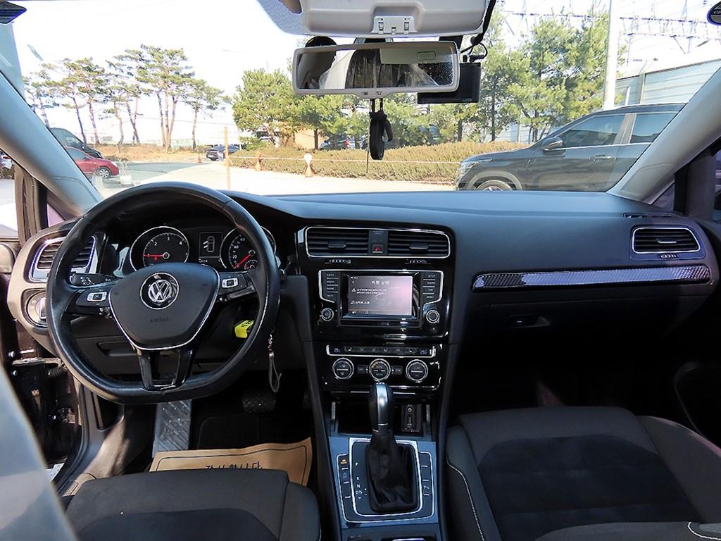 Volkswagen Golf - Vista 7