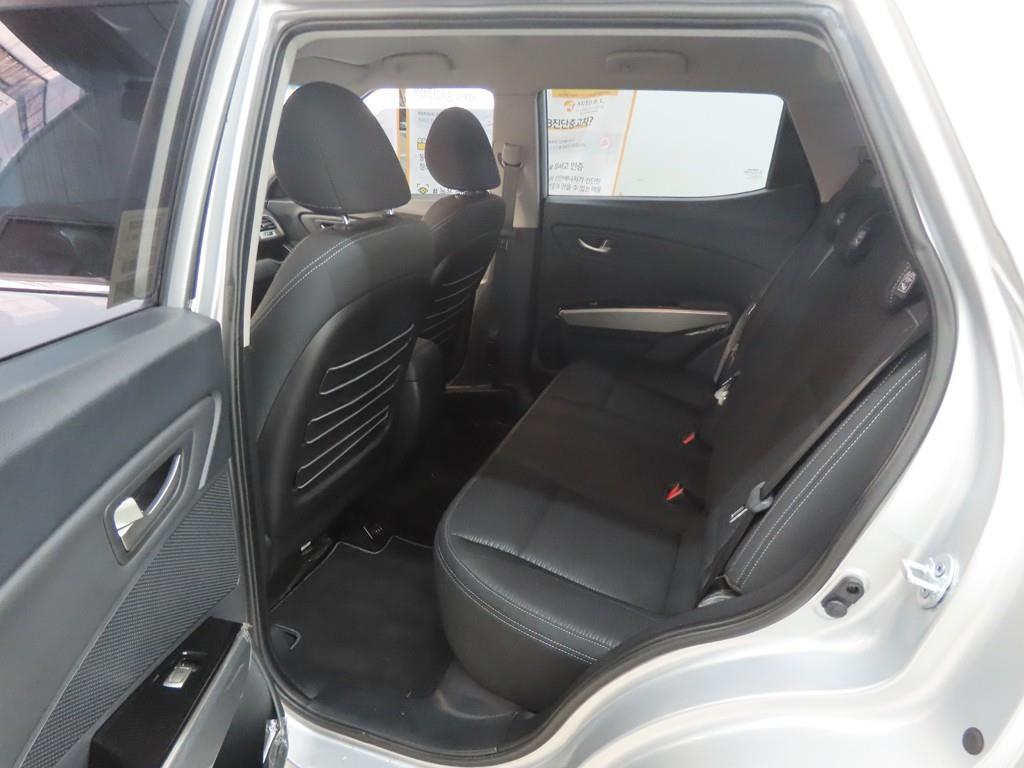 Ssangyong Tivoli - Vista 6