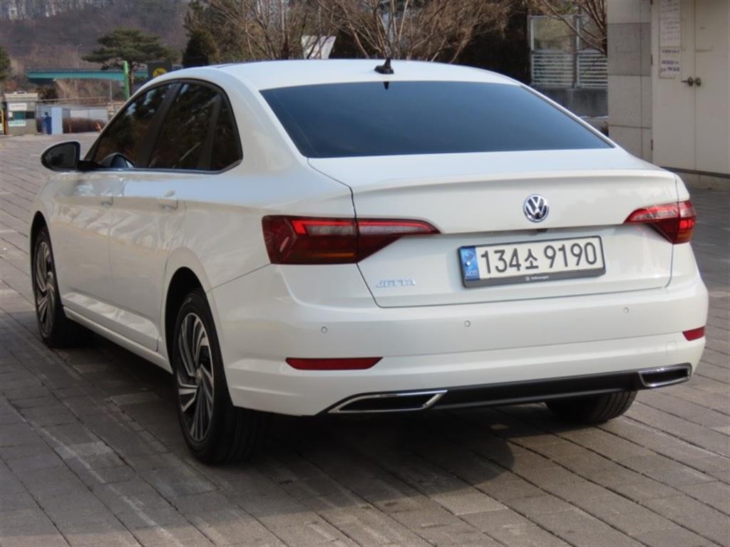 Volkswagen Jetta - Vista 7