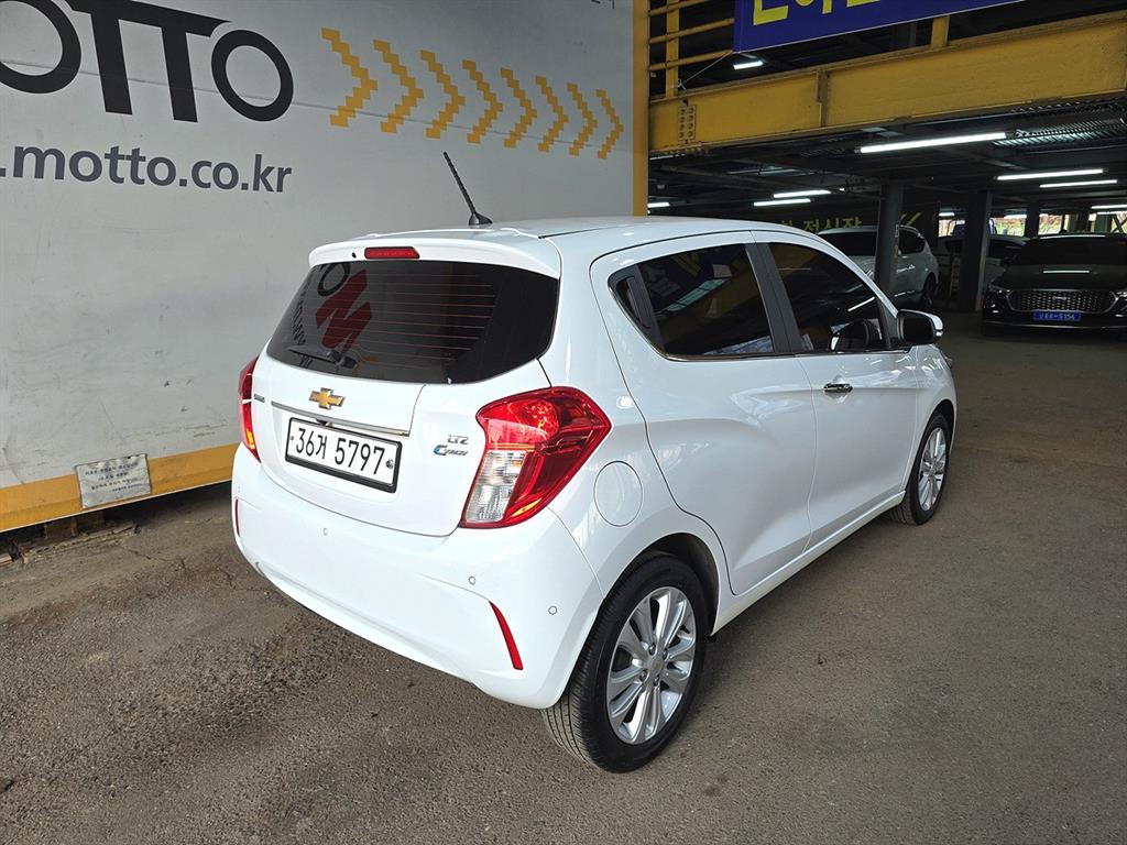 Chevrolet Spark - Vista 5