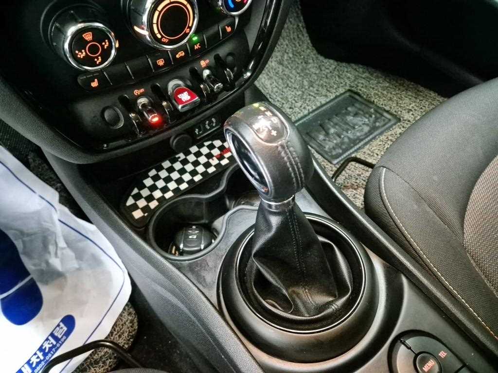 Mini Clubman - Vista 8