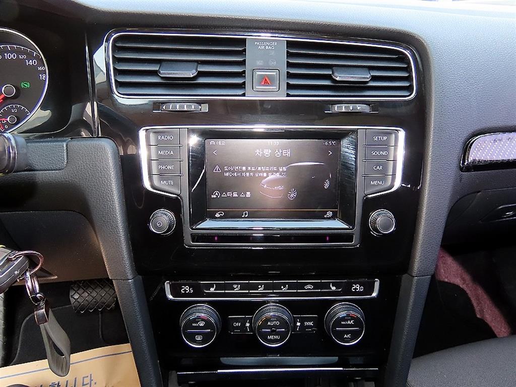 Volkswagen Golf - Vista 12