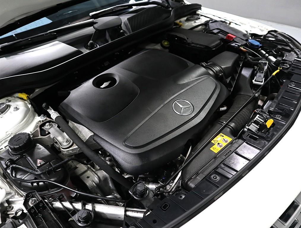 Mercedes Benz GLA Class - Vista 6