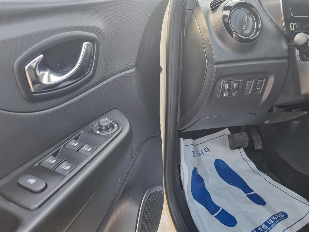 SAMSUNG QM3 - Vista 9