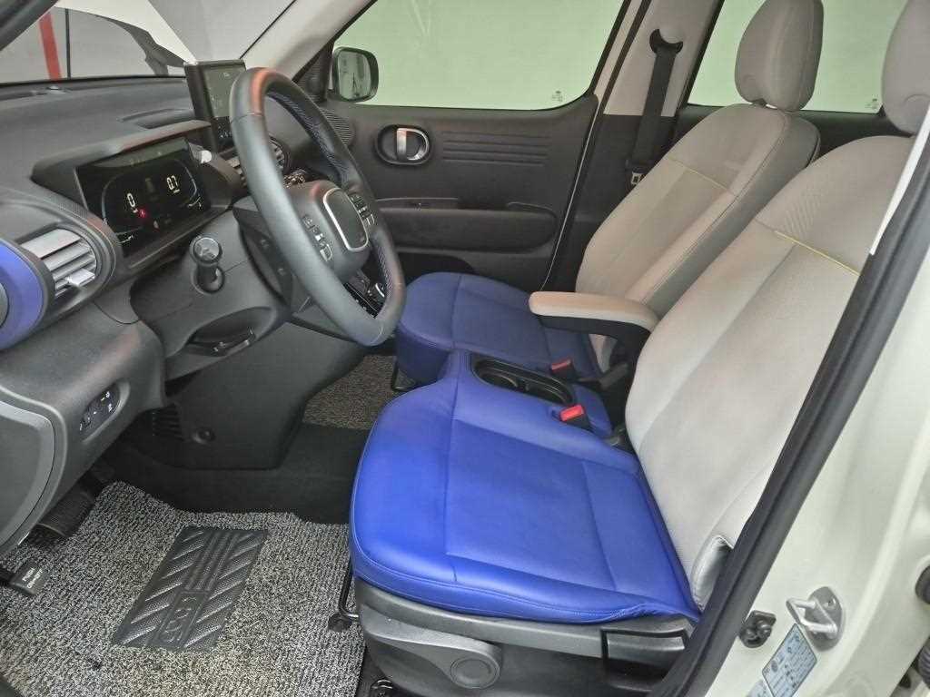 HYUNDAI Casper - Vista 11