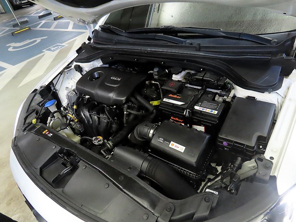 HYUNDAI Avante 2016 Blanco - Importación desde Corea - HF Imports Iquique - Foto 18