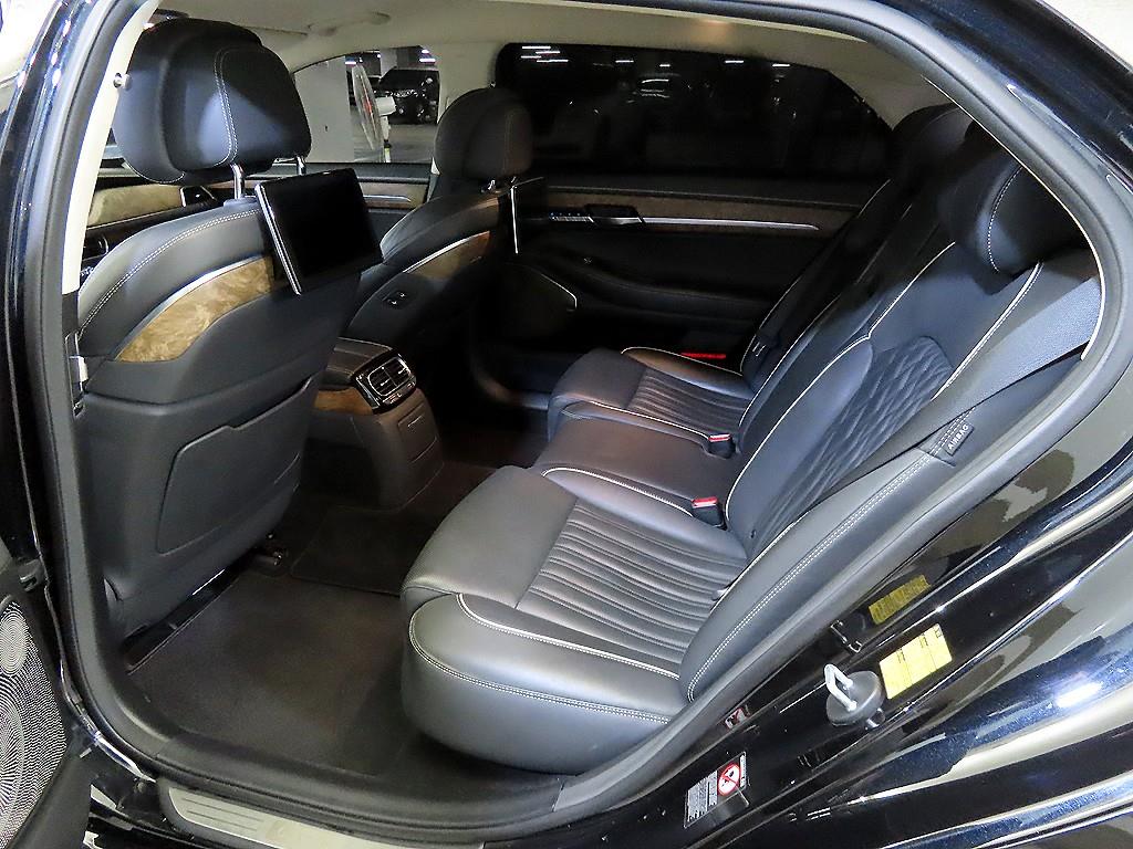 Genesis G90 - Vista 7