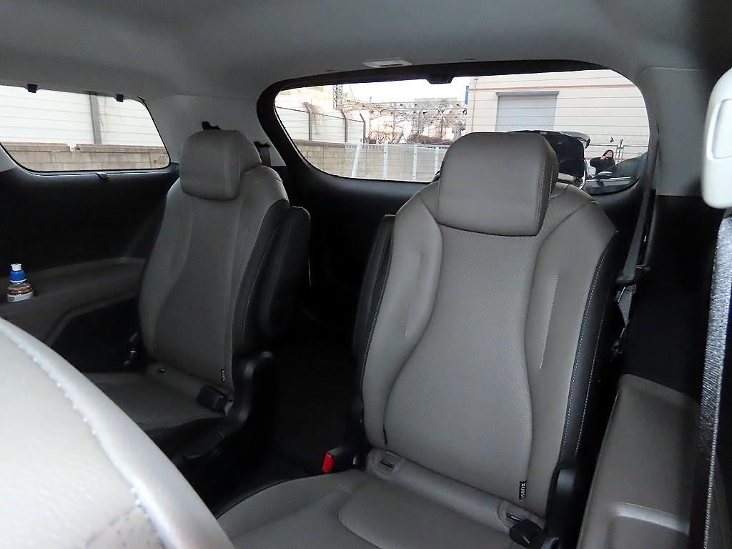 KIA Carnival - Vista 7