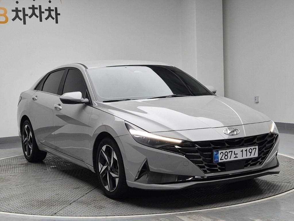 HYUNDAI Avante - Vista 4