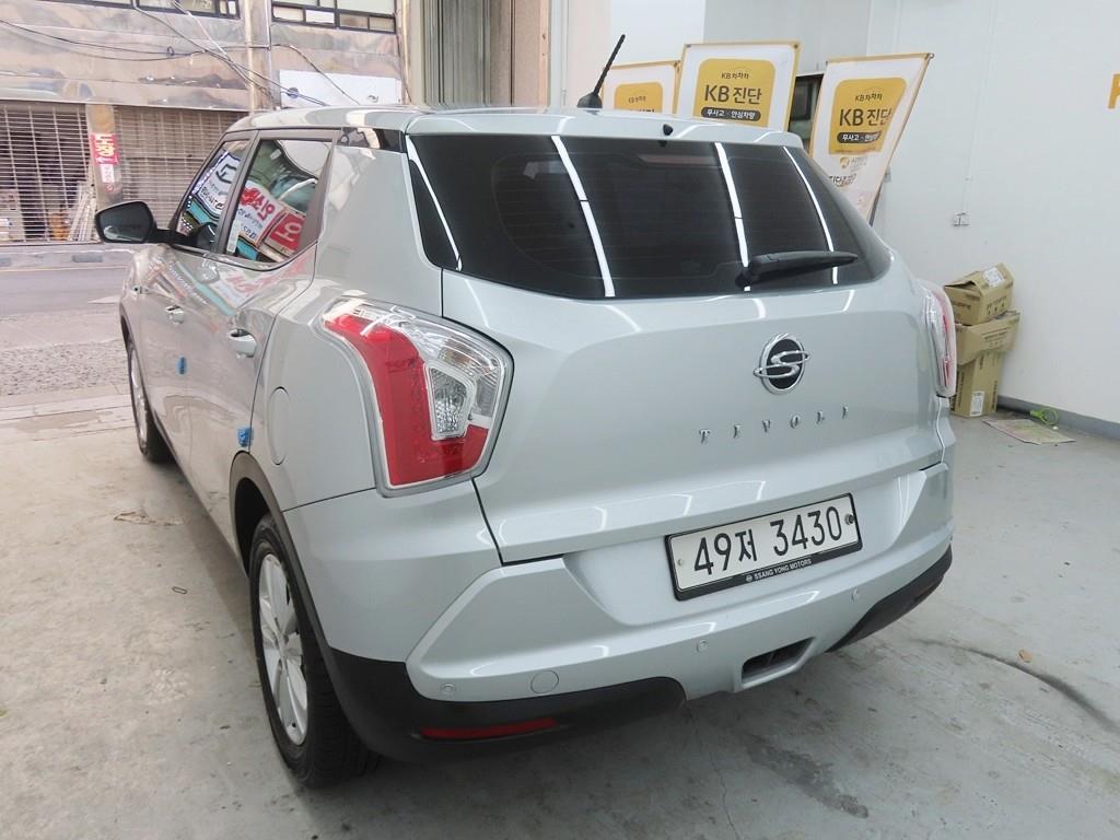 Ssangyong Tivoli - Vista 4