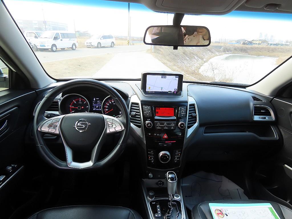 Ssangyong Tivoli - Vista 9