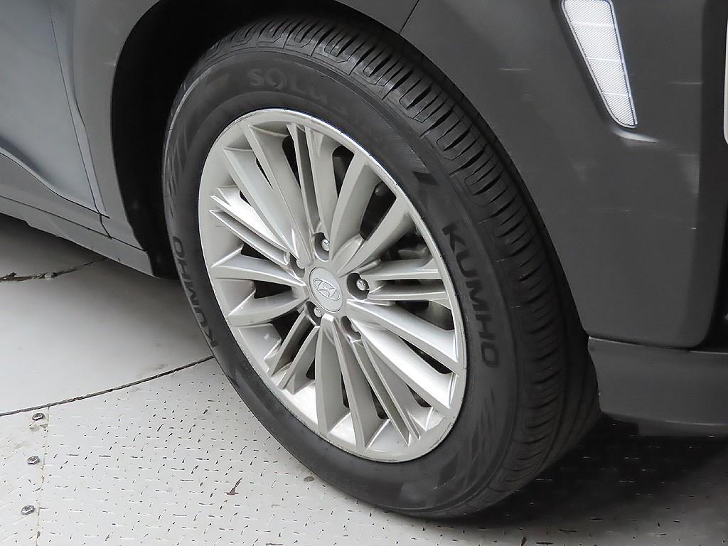 HYUNDAI Kona - Vista 9