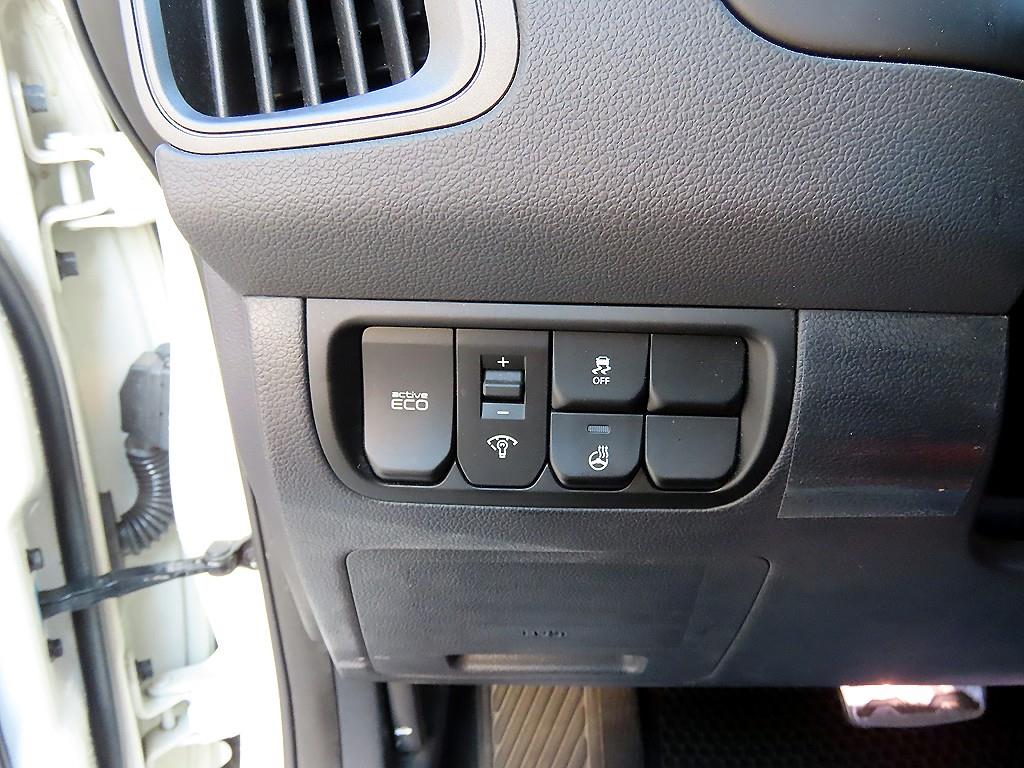 KIA Pride - Vista 12