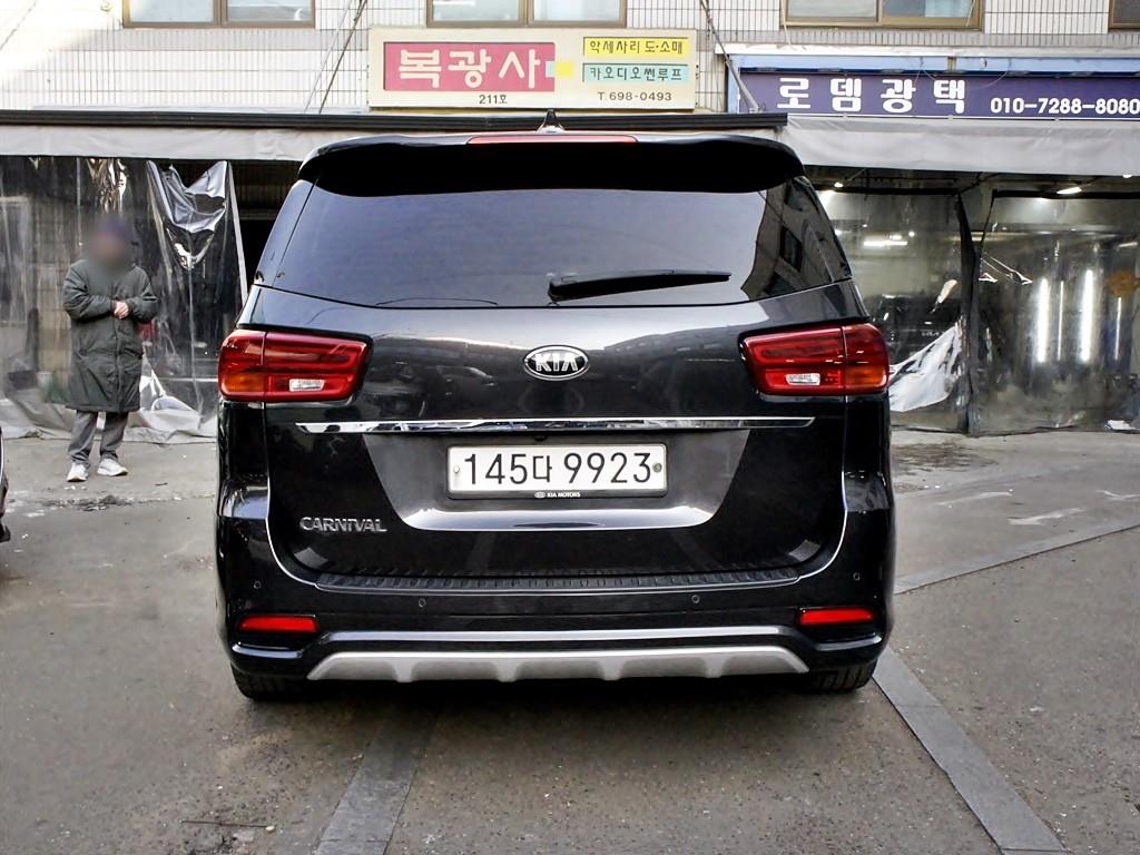 KIA Carnival - Vista 5