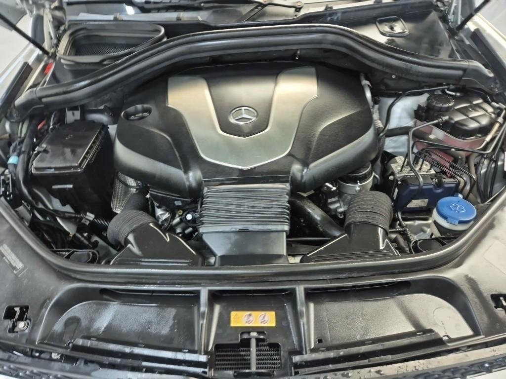 Mercedes Benz GLS Class - Vista 5