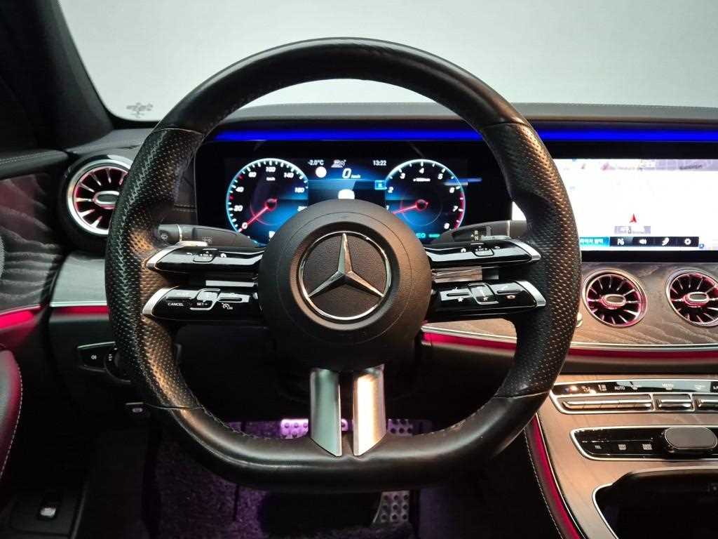 Mercedes Benz E class - Vista 8