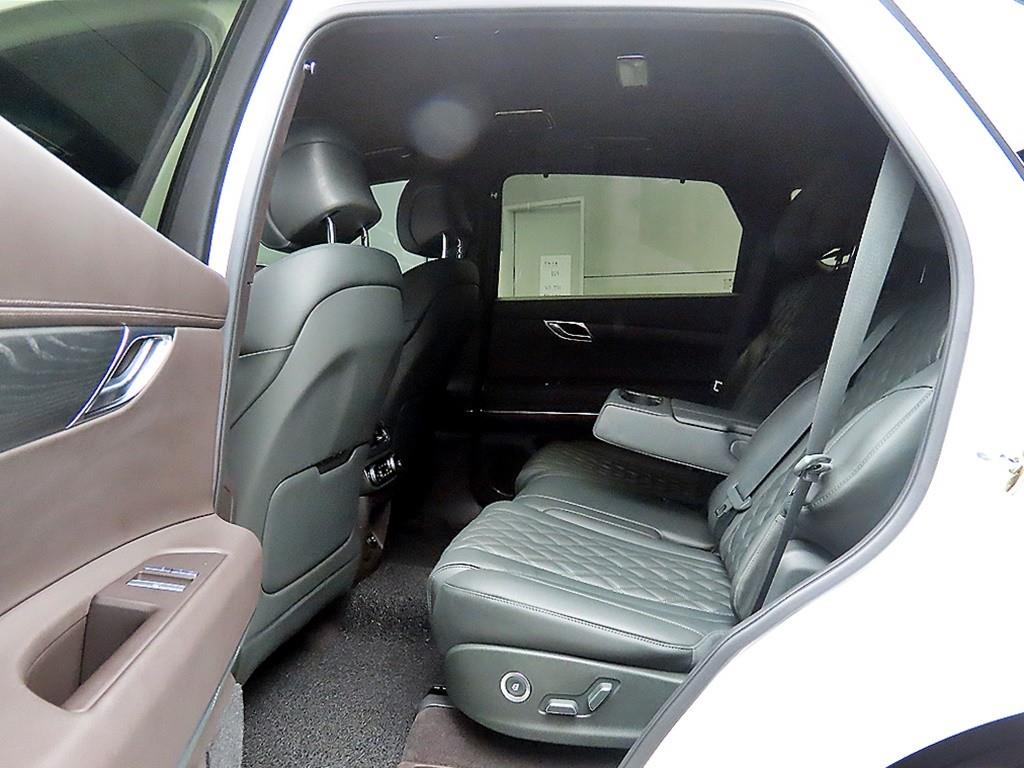 Genesis GV80 - Vista 6