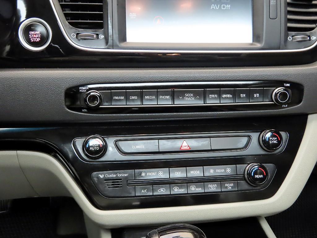 KIA Carnival - Vista 9