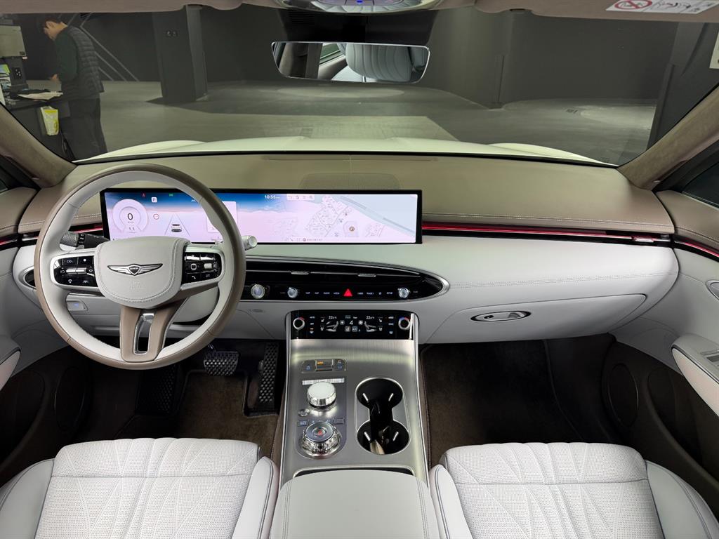 Genesis GV70 - Vista 7