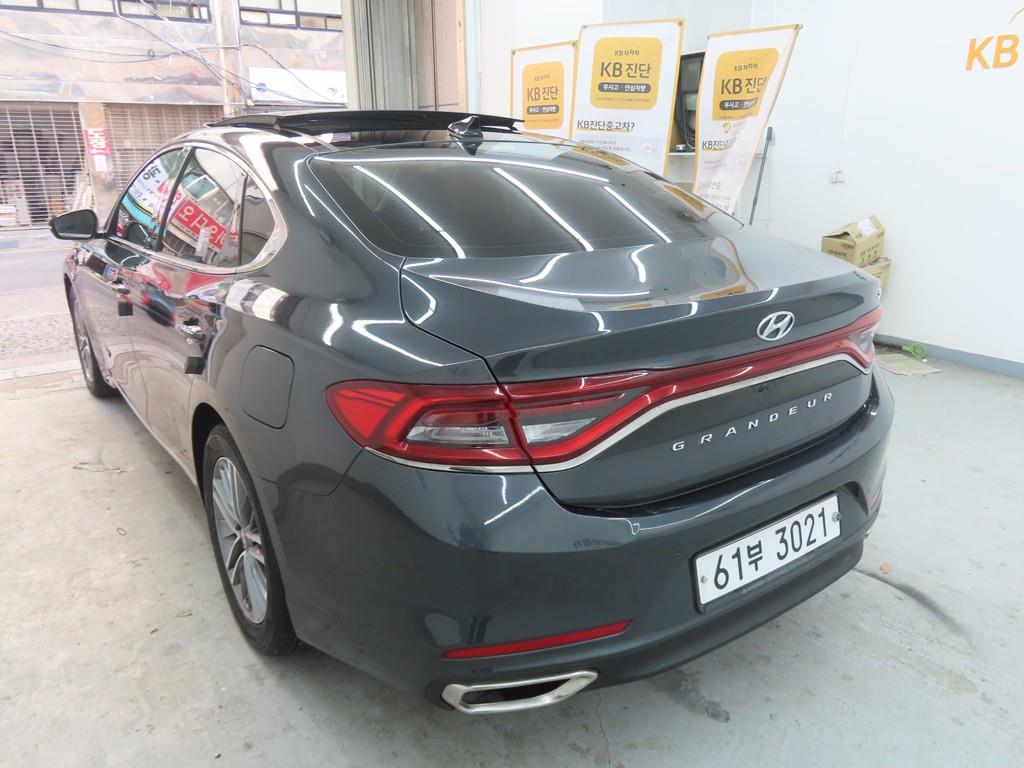 HYUNDAI Grandeur - Vista 4