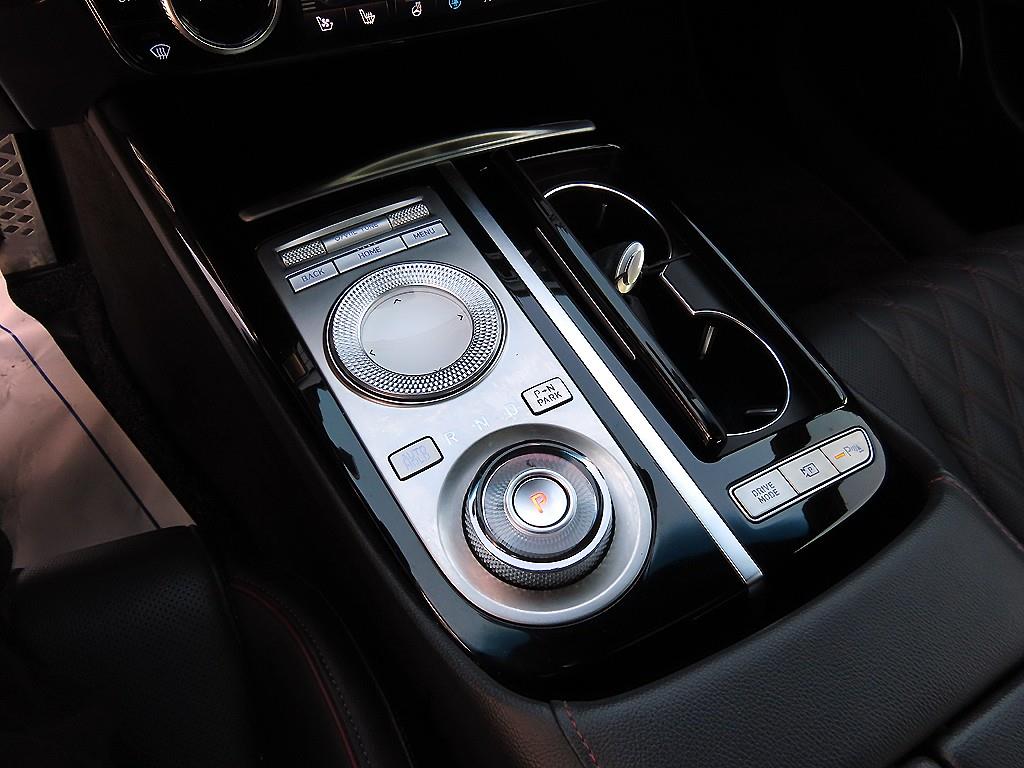 Genesis G80 - Vista 10